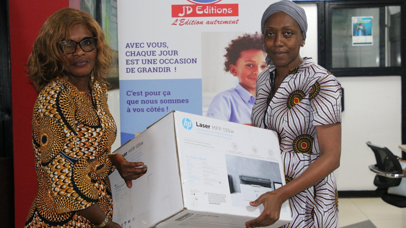Actions sociales / JD Éditions vient en aide au lycée moderne de Biankouma