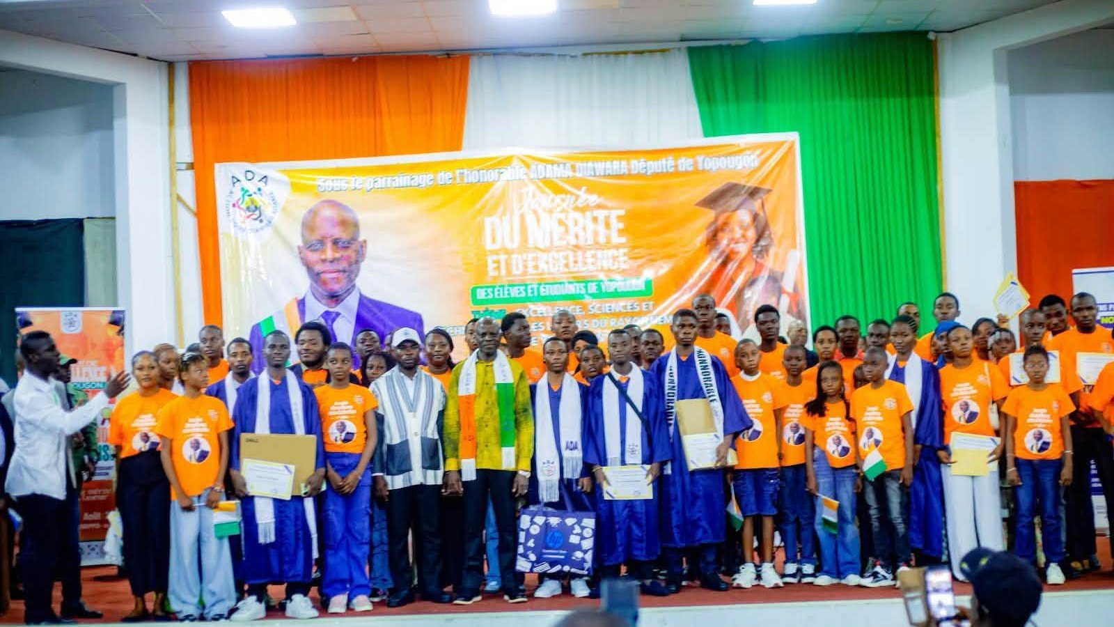 Excellence académique : Dix étudiants de l’Université Nangui Abrogoua honorés à la Journée du Mérite de Yopougon