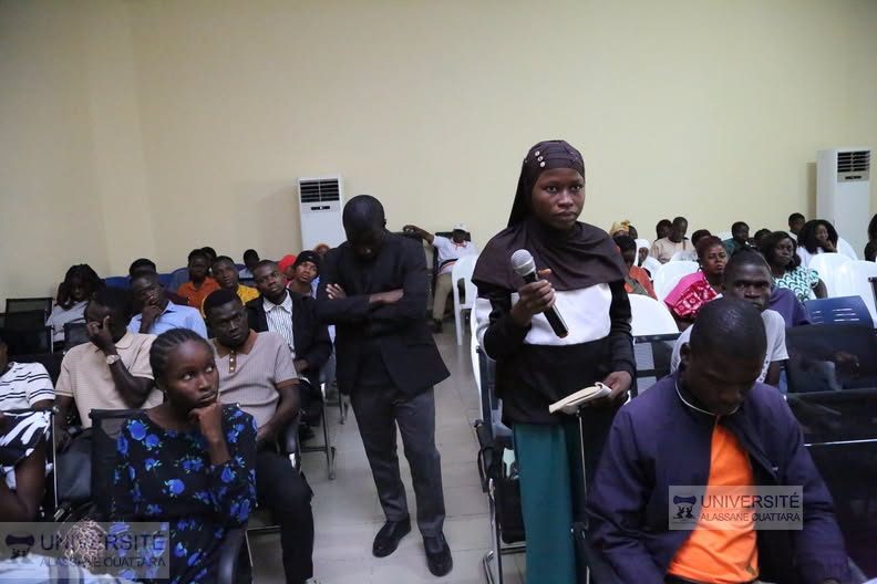 UAO : L'Ambassadeur des Pays-Bas présente le programme Orange Corners aux étudiants