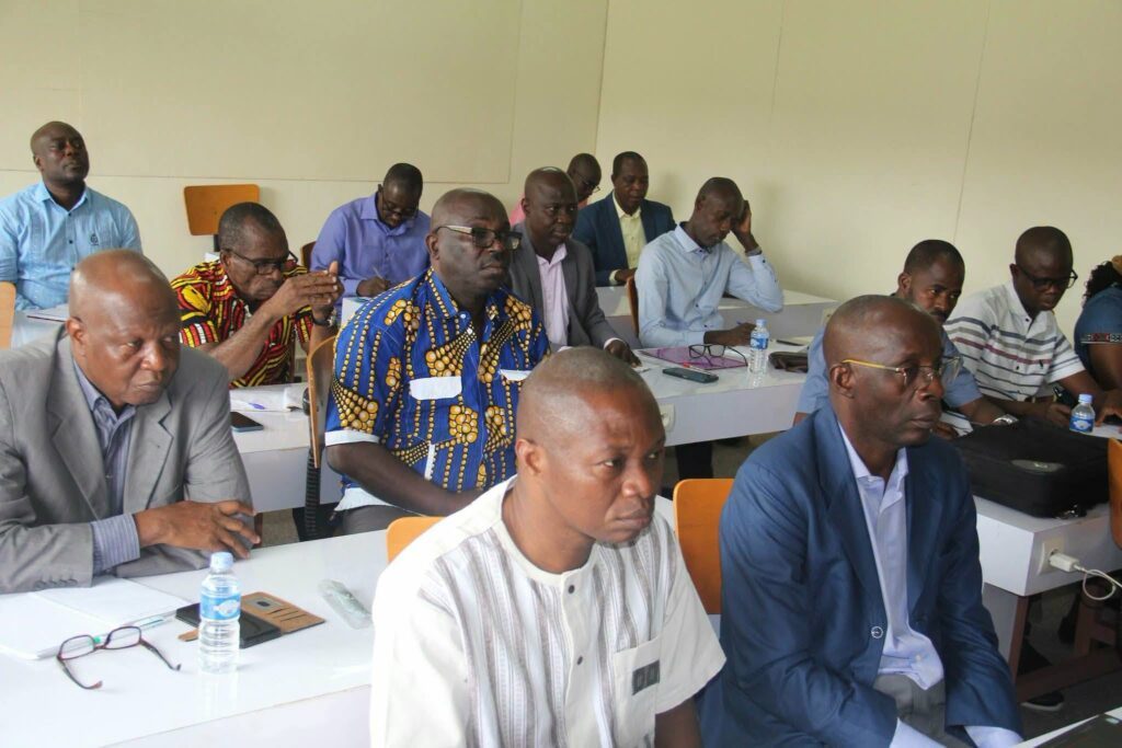 Formation des enseignants : Yamoussoukro abrite un atelier d’amélioration de la plateforme DHFC-EBiS