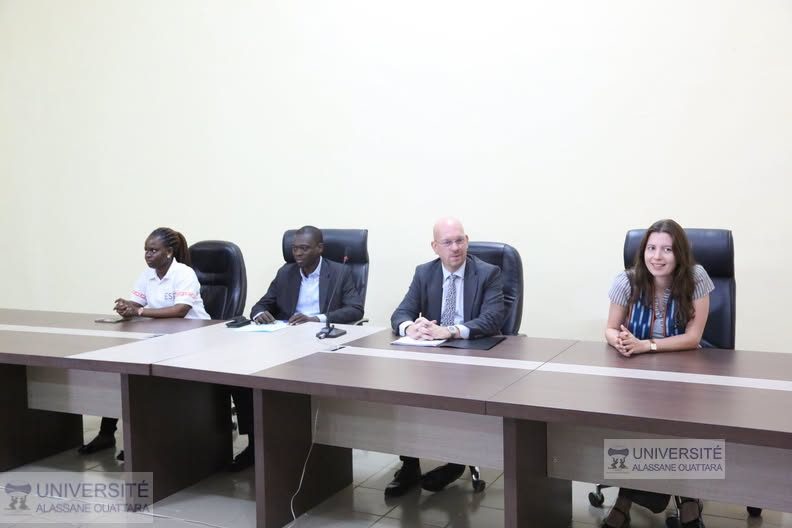 UAO : L'Ambassadeur des Pays-Bas présente le programme Orange Corners aux étudiants