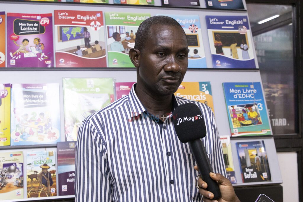 Actions sociales / Don de JD Éditions au collège Baptiste Mont Sinaï de Koumassi