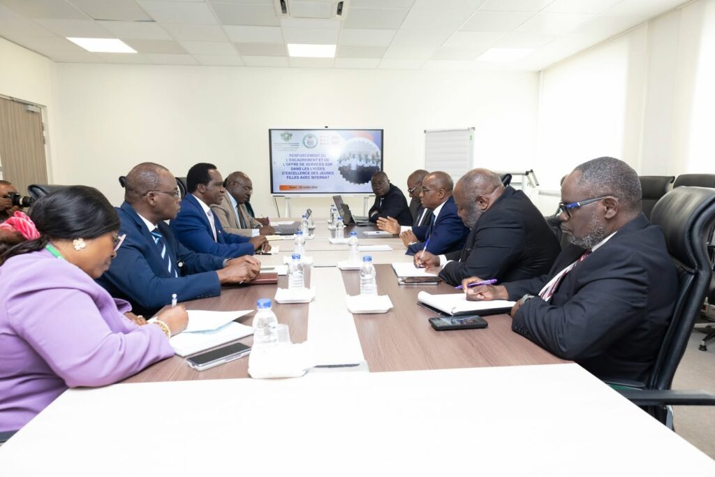Renforcement de l’offre de services SSR : L’UNFPA fait le point au ministre N’Guessan KOFFI sur sa tournée dans les lycées d’excellence de jeunes filles.