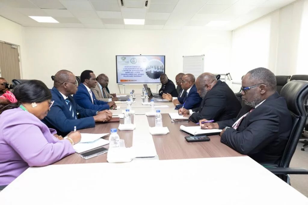 Renforcement de l’offre de services SSR : L’UNFPA fait le point au ministre N’Guessan KOFFI sur sa tournée dans les lycées d’excellence de jeunes filles.