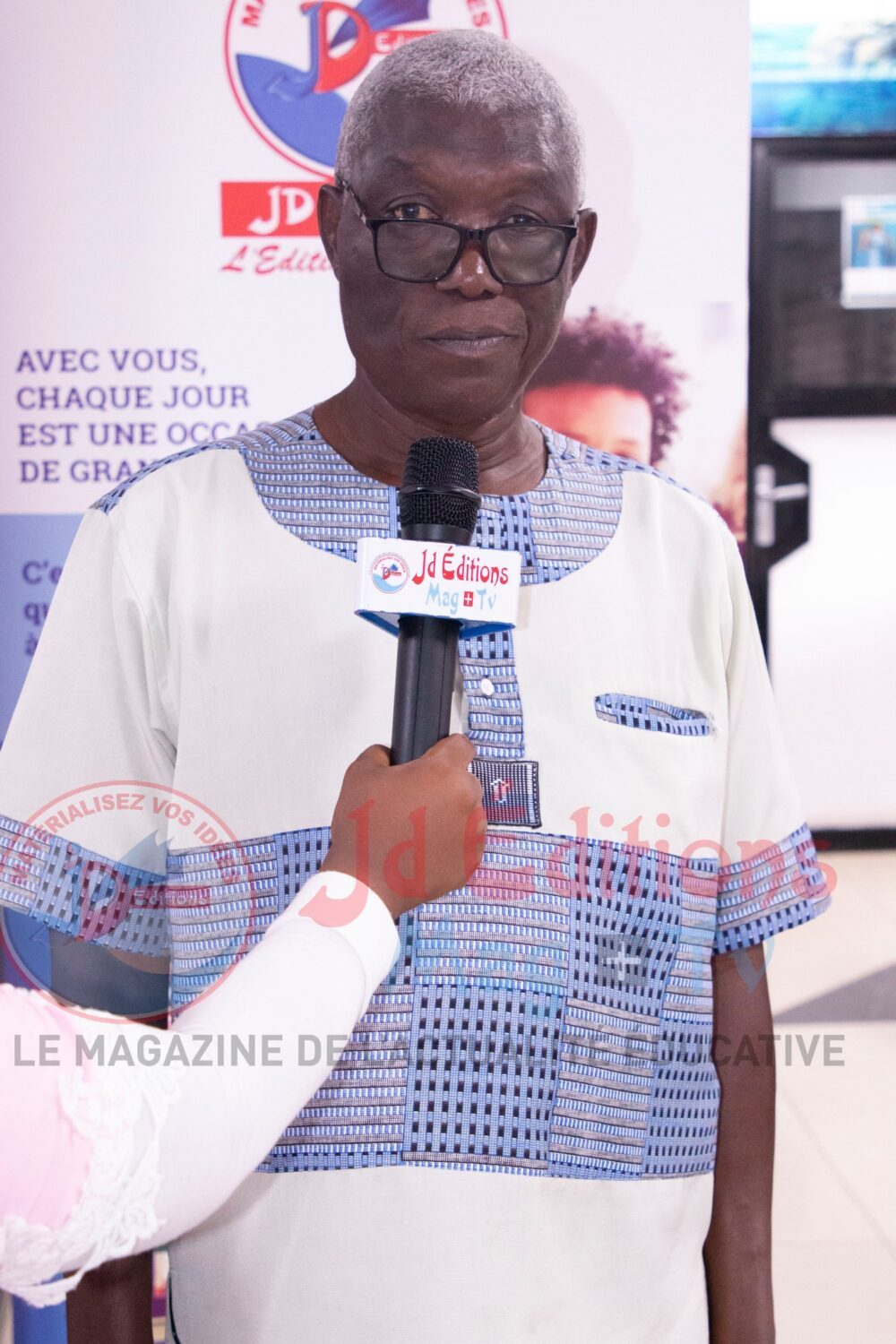 Actions sociales / L’APFC Abidjan 3 reçoit un don de JD Éditions