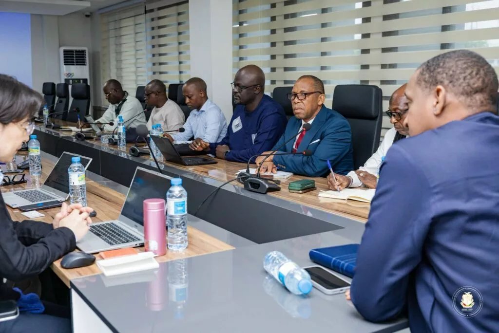 Guinée / Transformation Numérique – Coopération technologique : Le ministre Alpha Bacar Barry échange avec une délégation d’Epson