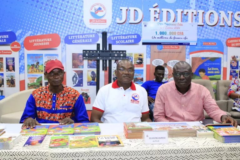 JD Magazine n°9 / Dossier : “ LE LIVRE, MON AMI ” DES VACANCES SCOLAIRES EN COULEURS