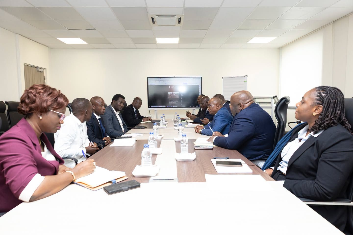 Excellence et mérite : Le ministre N'Guessan Koffi rend hommage à l'instituteur Jean-Honorat Yed