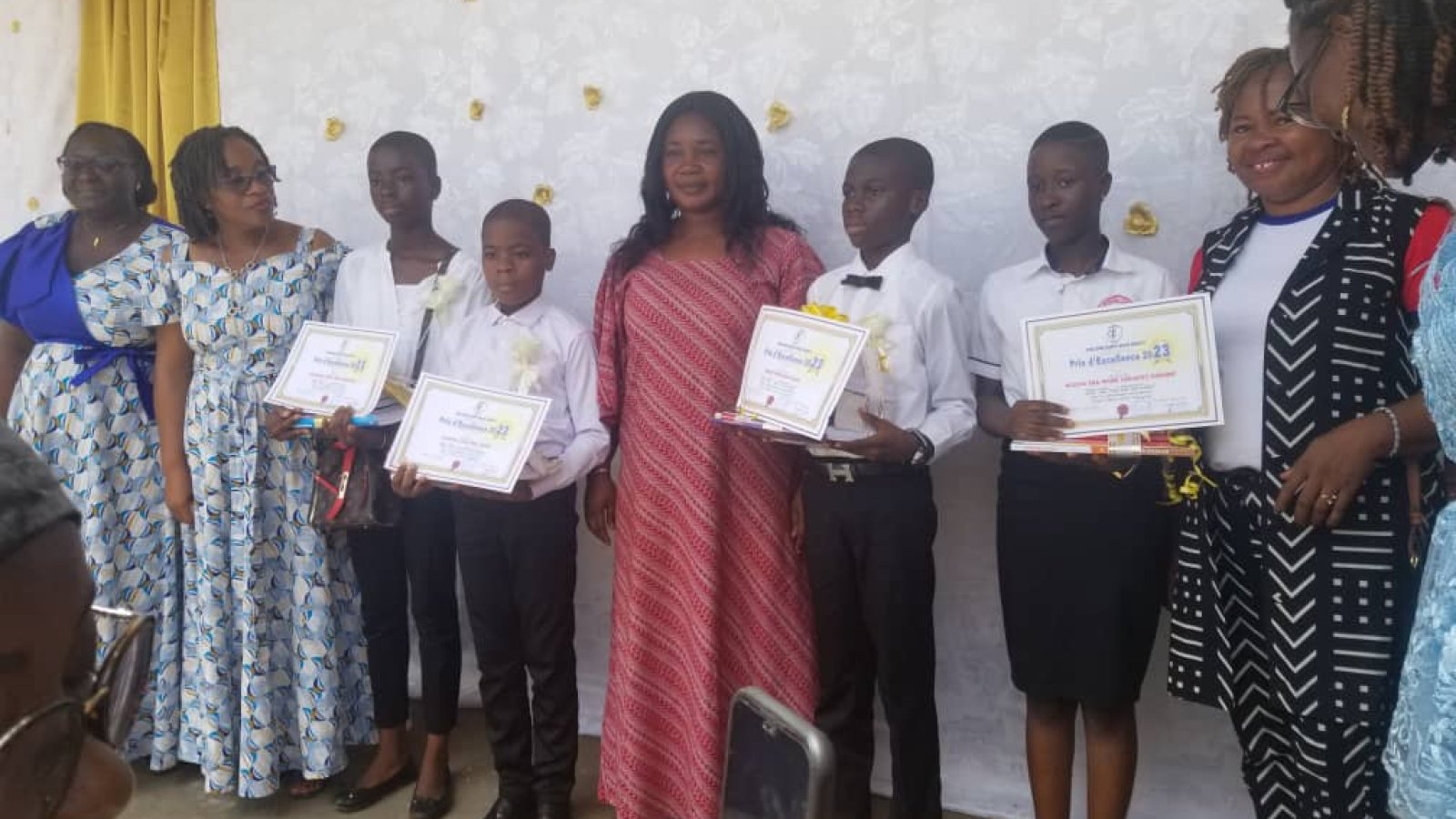 Actions Sociales / Le collège moderne Latrille célèbre l’excellence en présence de JD Éditions