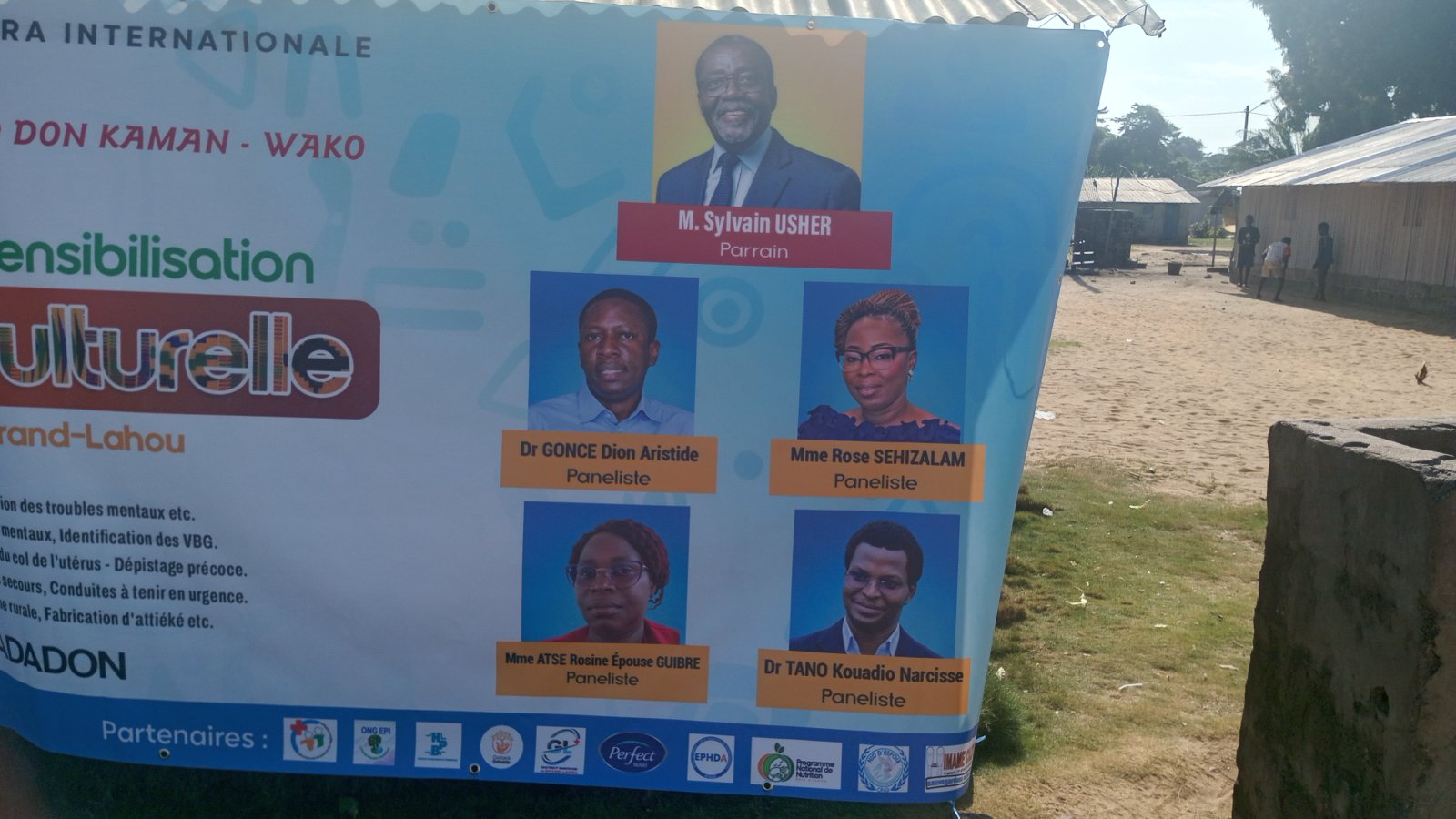 Grand-Lahou : Une ONG fait don de médicaments et de moustiquaires au village de Badadon